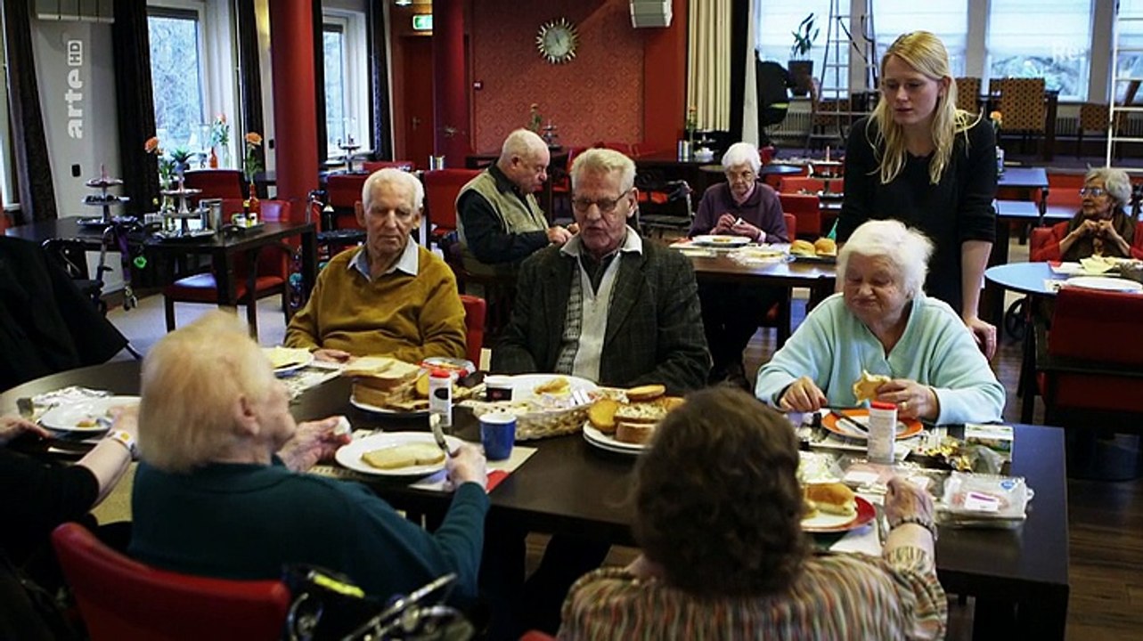 Re: Meine 92 jährige Mitbewohnerin - Studenten im Altenheim (Doku)
