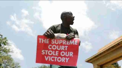 Seguidores del presidente Kenyatta se manifiestan contra el Tribunal Supremo