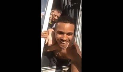 Un homme pense a filmé son arrestation.