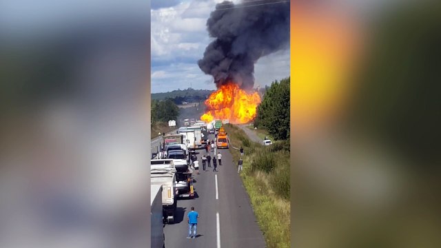 Explosion d'un camion transportant des bouteilles de gaz !