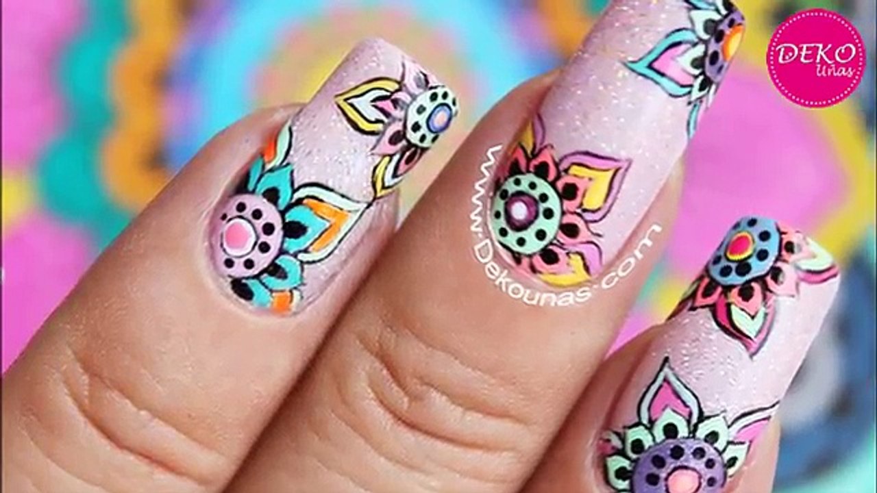 Decoración de uñas mandalas - Mandala nail art