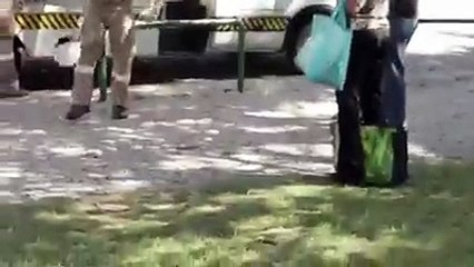 O craque do seu clube consegue? Veja o que esse cara faz com um capacete