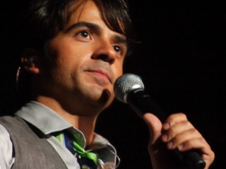 Luis Fonsi - Aqui Estoy Yo