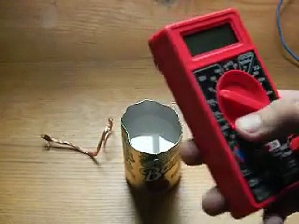 How to make an Aluminum-Air Battery. Super Easy!!