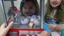 Frozen Claw Machine Game Toy Challenge Candy Grabber Frozen Surprise Eggs   Toys Candy