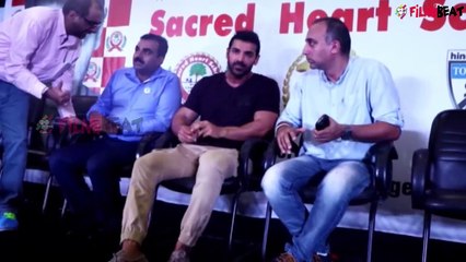 Bipasha Basu called John Abraham ASS***LE; Know Details | FilmiBeat