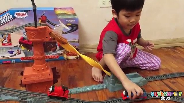 Toy Train for Kids THOMAS AND FRIENDS Shipwreck Rails Trackmaster Playset Family Playtime