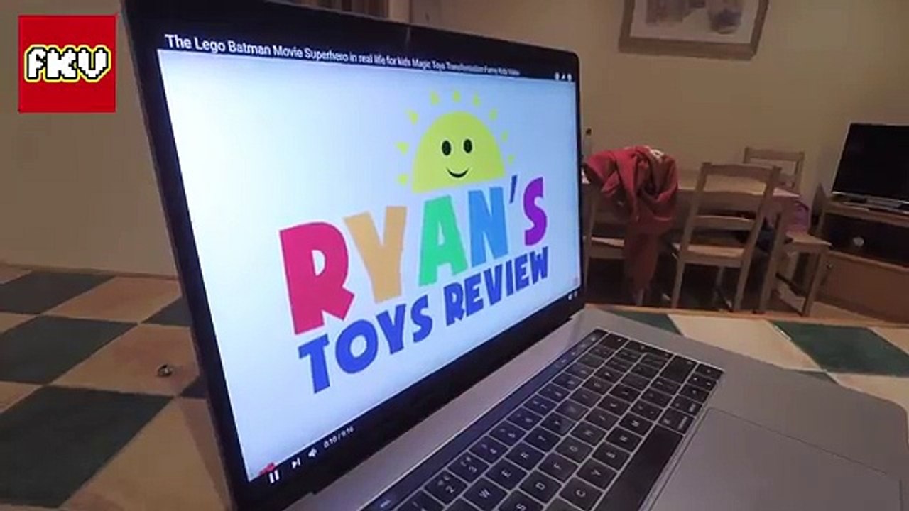I MAILED MYSELF to RYAN TOYS REVIEW and it WORKED!!! Elf on the Shelf