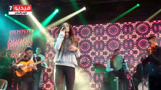 بالفيديو.. كارمن سليمان تغنى صابرة لايف