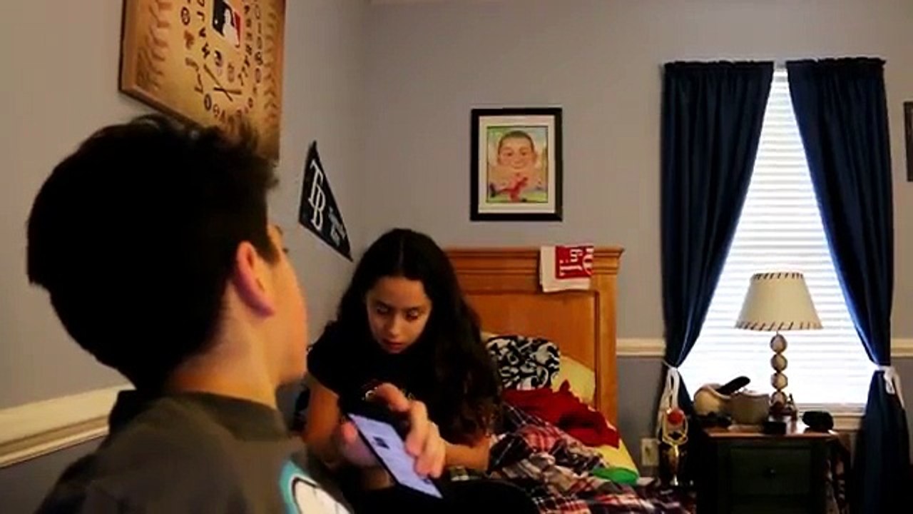 READING MY SISTERS DIRTY INSTAGRAM COMMENTS!