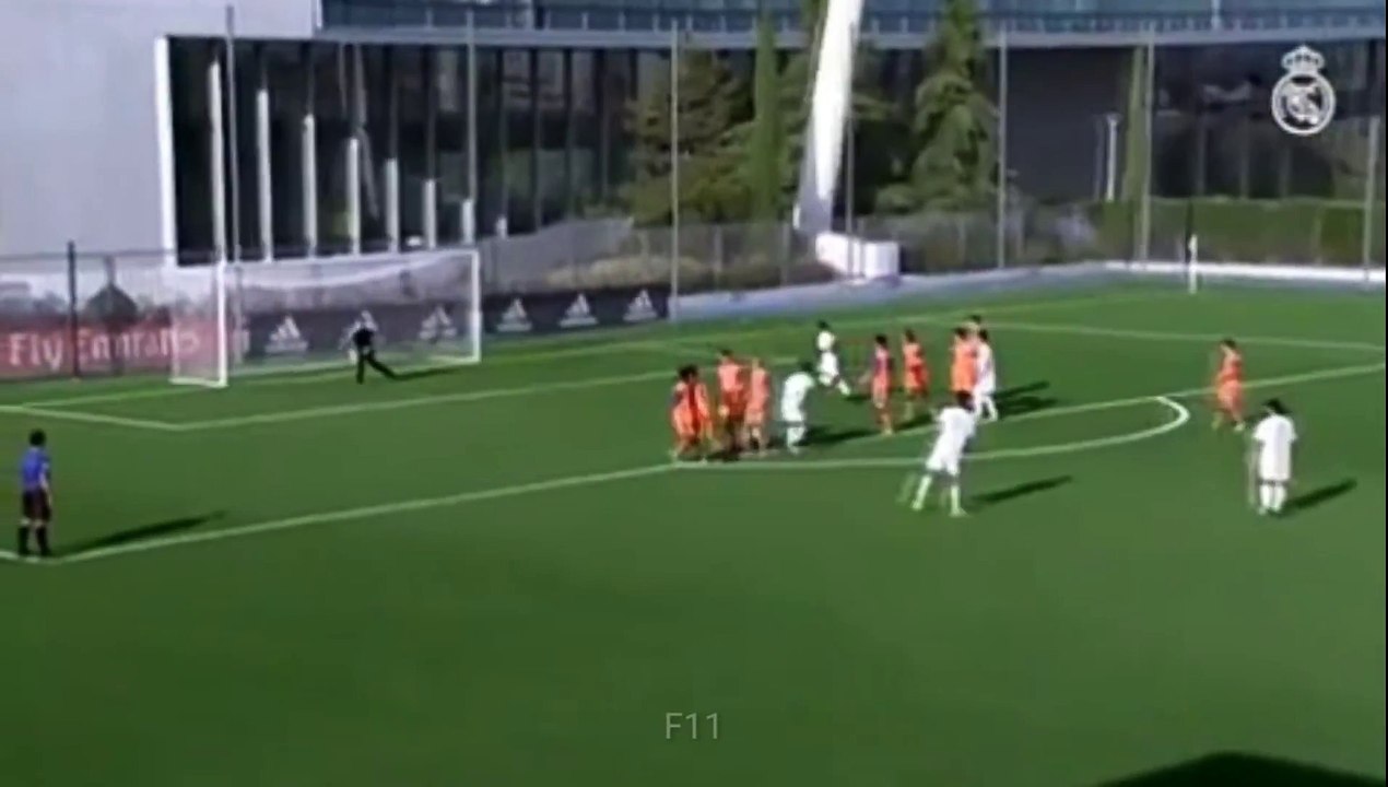 Le superbe coup-franc de Théo Zidane