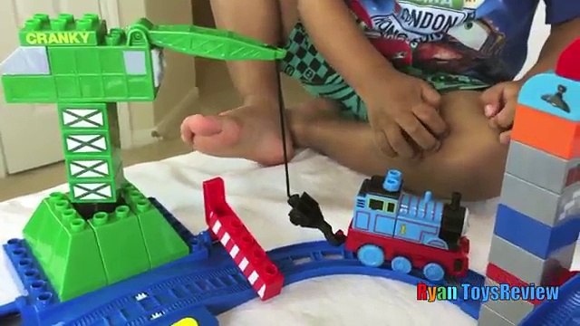 Y alrededor de coches para amigos Niños el juguete trenes Thomas hotel disney ryan toysreview