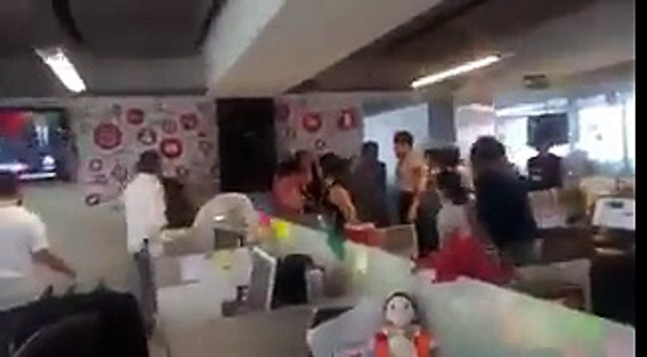 Le tremblement de terre de Mexico filmé à l'intérieur d'un bâtiment