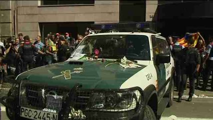 Manifestantes cortan calles y se producen momentos de tensión