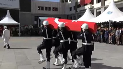 Şehit Polis Aybek İçin İstanbul Emniyet Müdürlüğünde Tören Düzenlendi