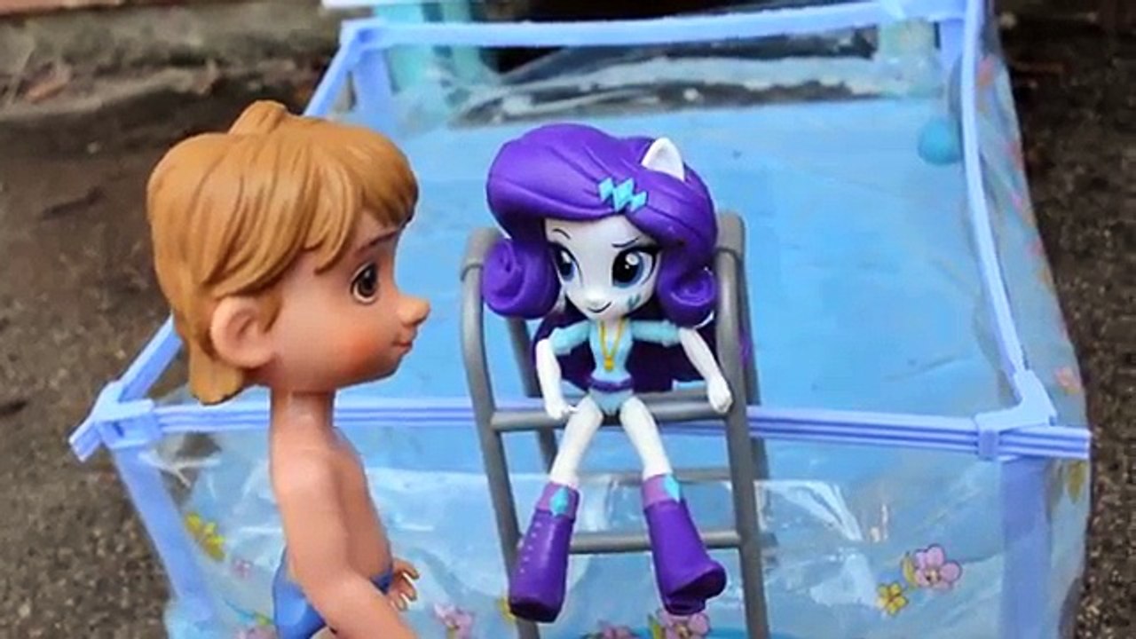 SHARK ATTACK! My Little Pony Pool Party With Elsa And Anna Toddlers - MLP Equestria Girls
