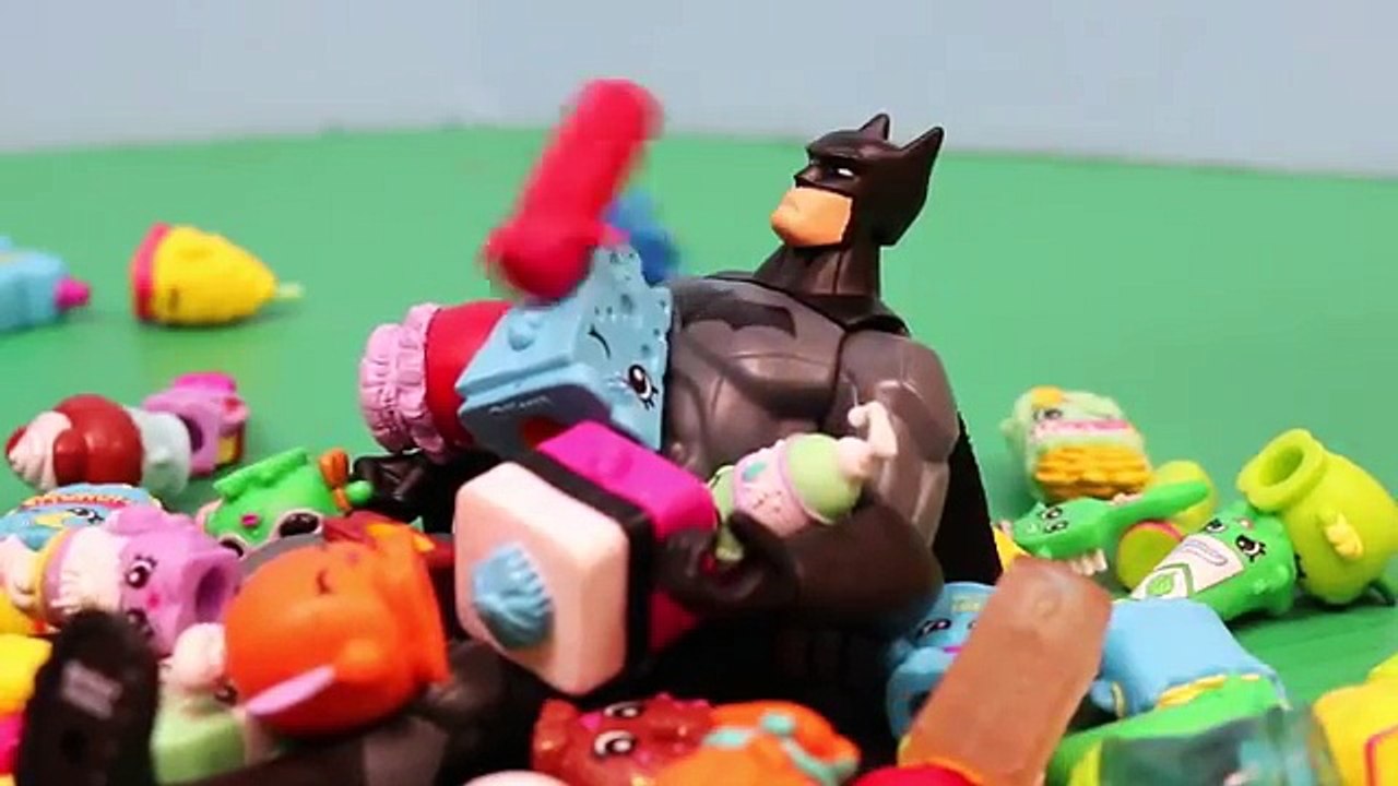 Shopkins Opened by Superheroes Spiderman and Batman with Superman Toys and Sing Surprise Song