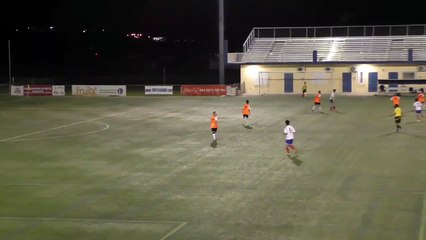 بالفيديو.. غباء حارس مرمى يكلف فريقه هدف