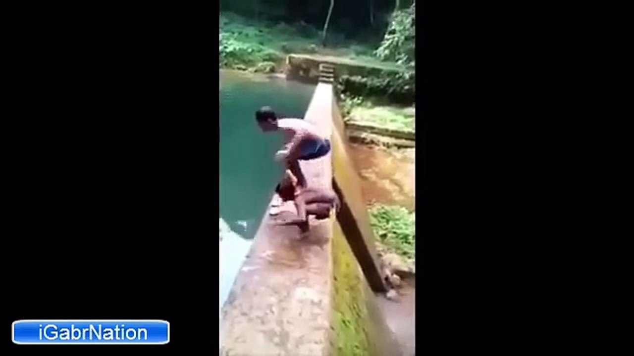Look This Shame Girls   Try Not To Laugh   Whatsapp India Most Viral Funny Video 2017