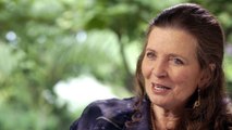 Johnny Cash’s Daughter Reflects On What June Carter Was Like as a Stepmother