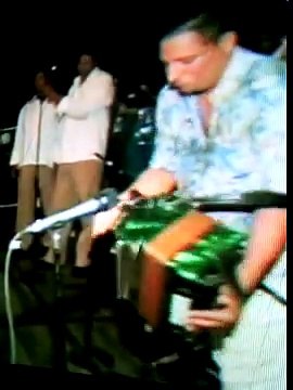 Recordando la discusión en tarima de Ernesto Mendoza y Julian Rojas