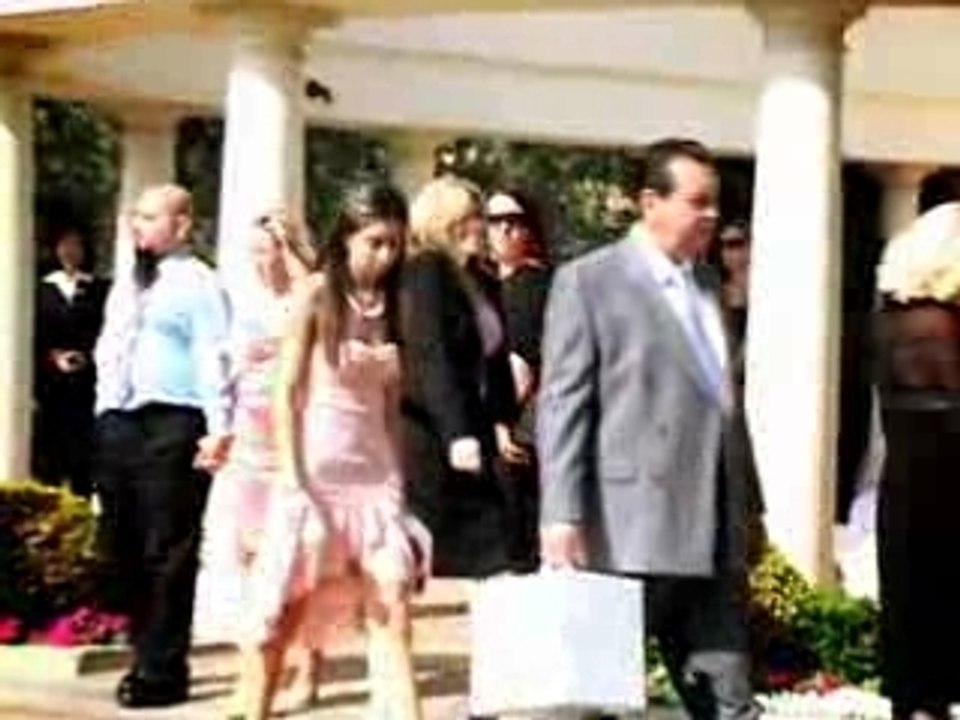 Fieldy's Wedding: Arrivals