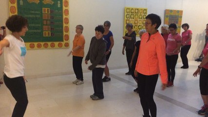 Un cours de gym au cœur du musée