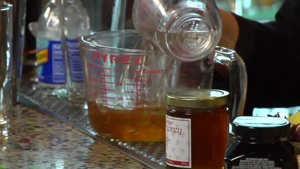 Honey Hum Collins - Kathy Casey's Liquid Kitchen - Small Screen