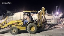 Search at collapsed textile factory in Mexico City