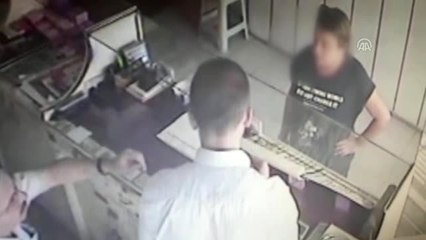 Sahte Altınla Kuyumcu Dolandıran İki Kadın Yakalandı