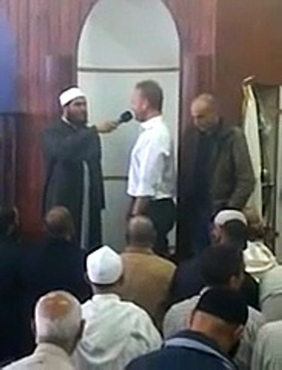 Russe konvertiert zum Islam in Russland