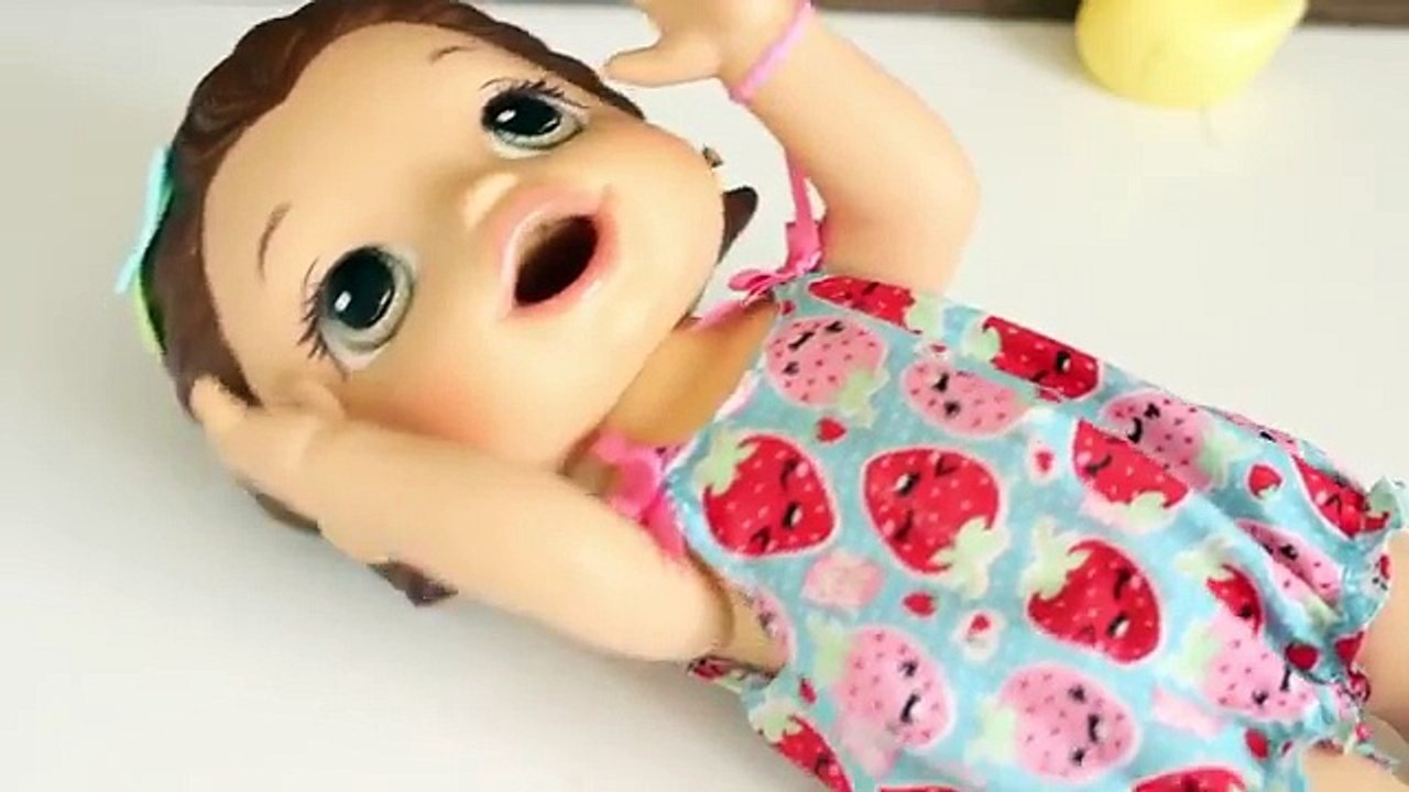 Baby Alive fantasia Cinderela com massinha de modelar Play Doh Temp 1 Playtotoys Brasil