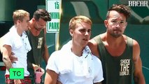 Captan a Justin Bieber beso y beso con pastor que lo volvió cristiano