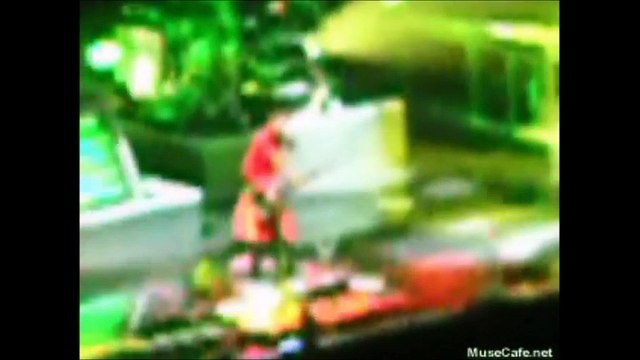 Muse - Micro Cuts, London Earls Court, 12/19/2004