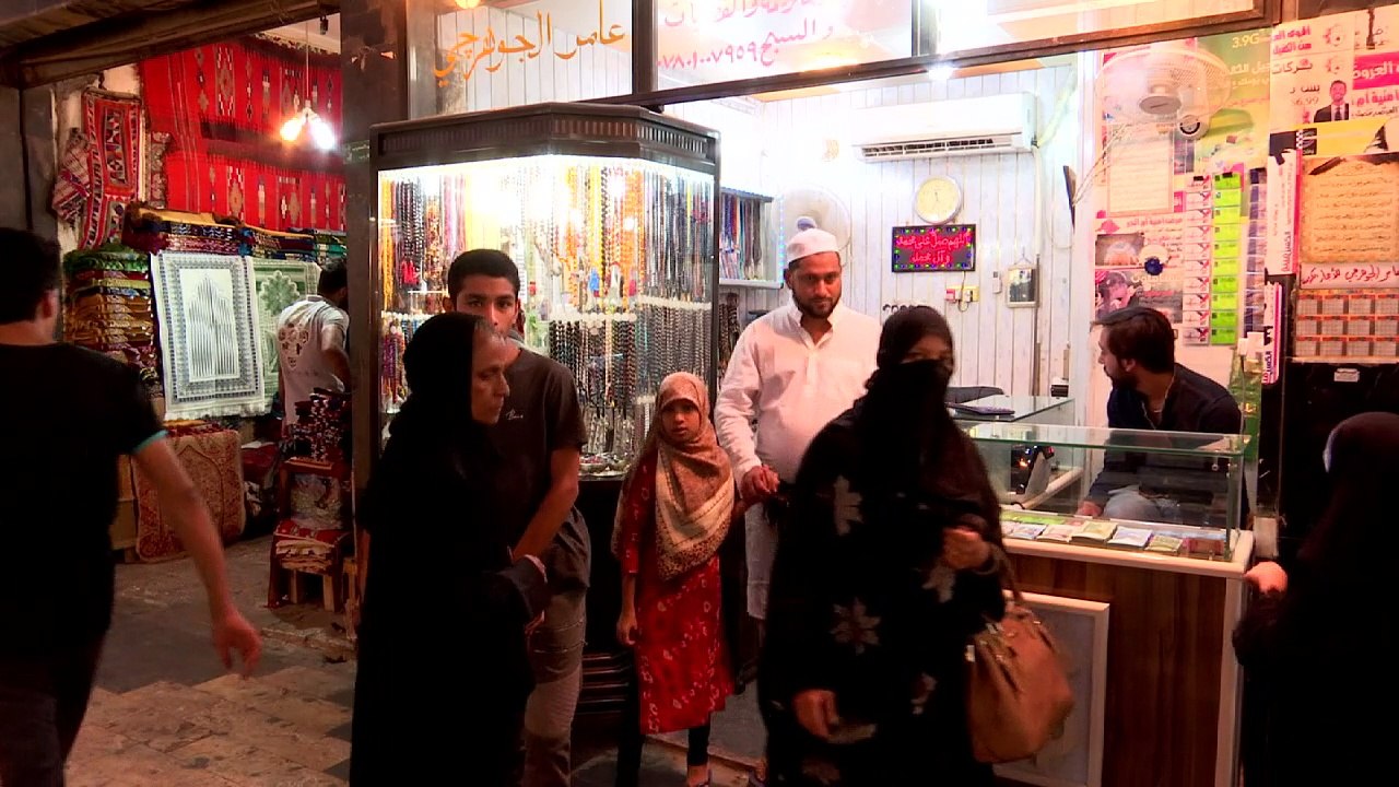 En Irak, les pèlerins reviennent de Najaf bagues aux doigts