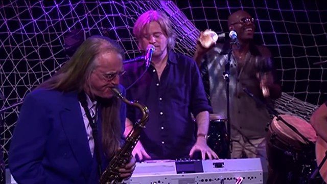 Live At The Troubadour (2008) - Clip: Hall and Oates - I Can't Go For That