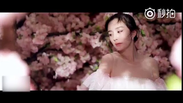 Cùng ngắm Dạ Hoa Triệu Hựu Đình và Bạch Thiển Dương Mịch xinh lung linh trong bộ ảnh tạp chí Bazaar