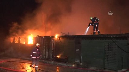 Bakırköy'de Balık Restoranı Yandı