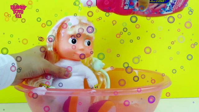 Baby Doll potty training Masha eat & poop Potty fun bath with foam ماشا و الدب