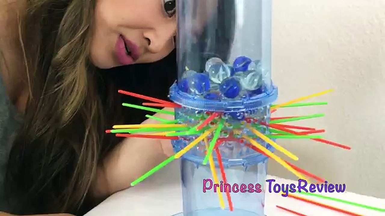 Spiderman KERPLUNK Game Family Fun Kids Disney Tsum Tsum Mystery Stack Pack Blind Bag Egg Surprise