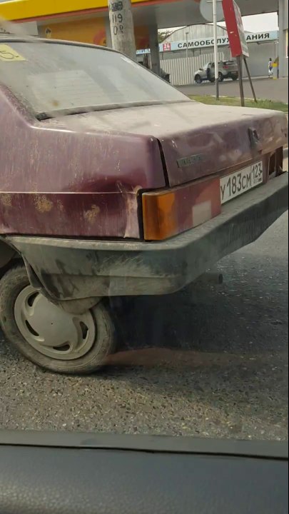 Pas certain que ta voiture roule encore... Mais elle avance