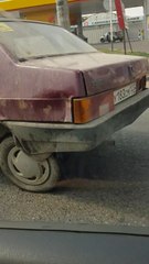 Pas certain que ta voiture roule encore... Mais elle avance