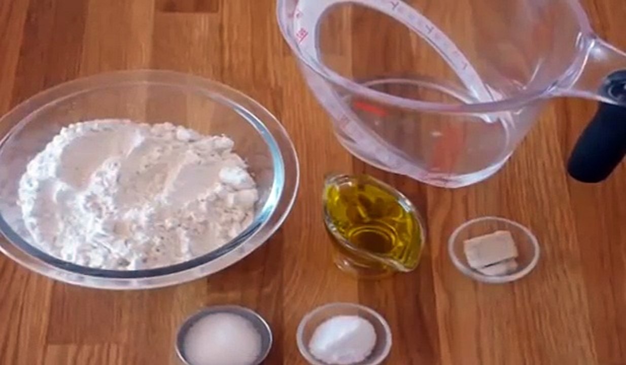 Cómo hacer Masa de Pizza Esponjosa (1ª parte) | LHCY