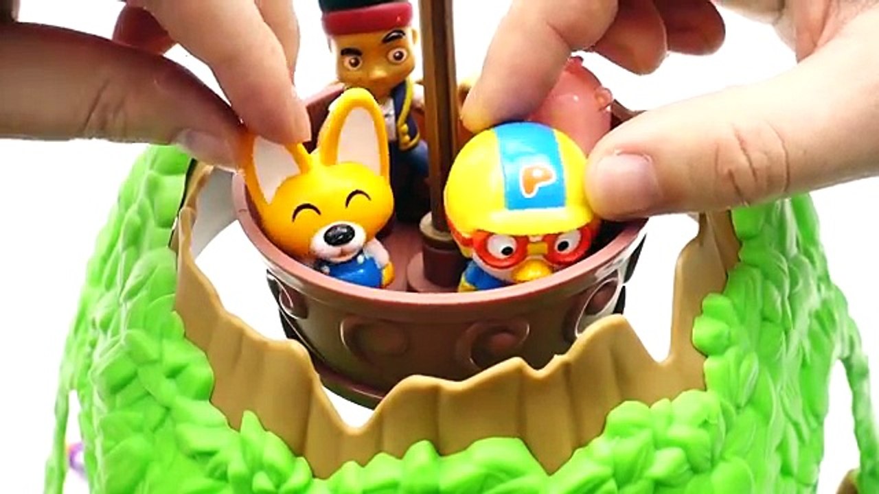 Monster spider is approaching to Jakes pirate base Octonauts Barnacles, Kwazii Lets rescue friends