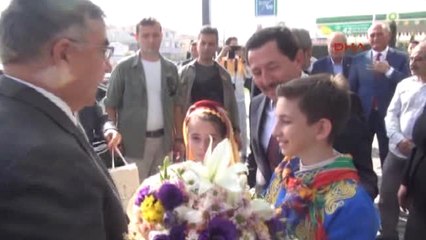 Adapazarı Bakan Yılmaz: Başka Ülkeler Eğitimde Değişiklik Yapınca Normal Karşılanıyor