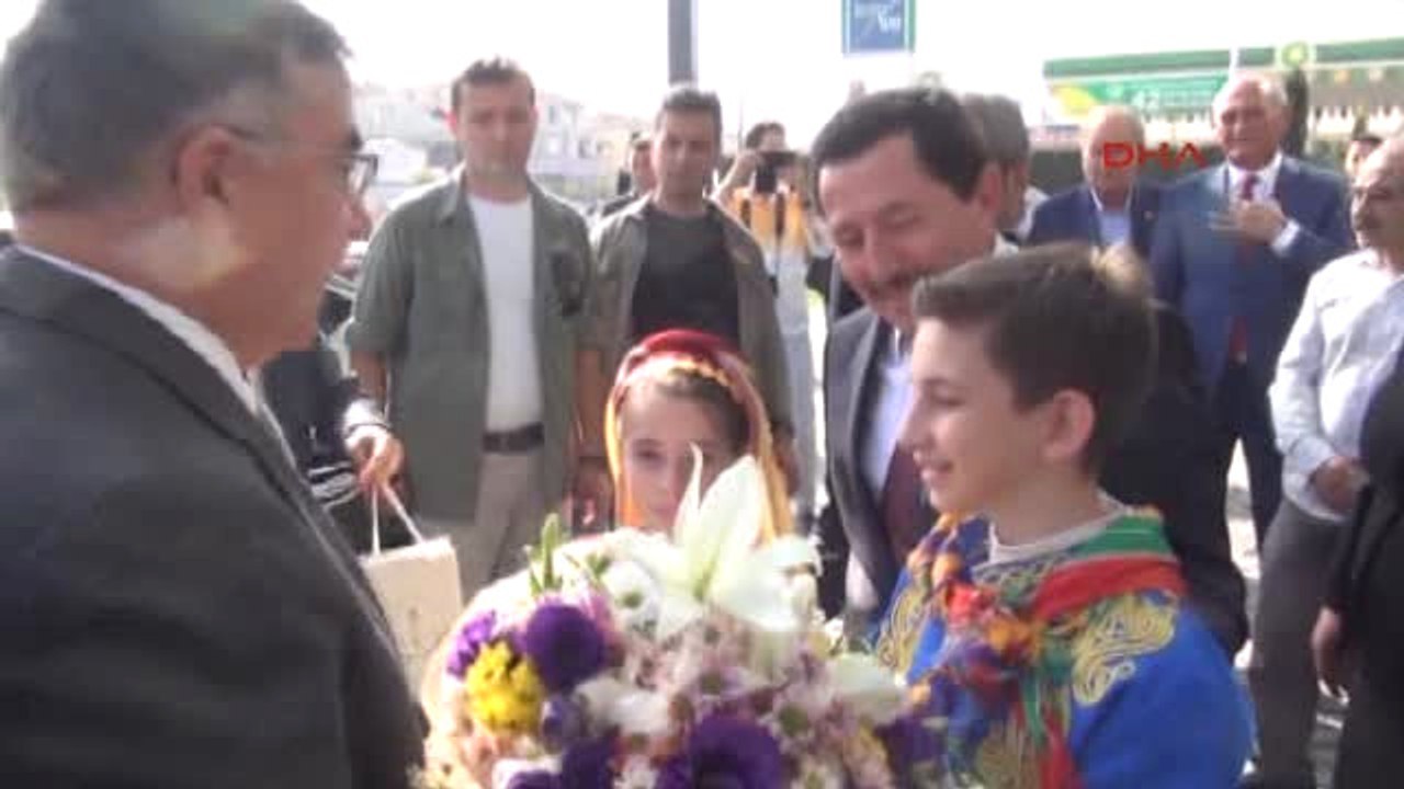 Adapazarı Bakan Yılmaz: Başka Ülkeler Eğitimde Değişiklik Yapınca Normal Karşılanıyor