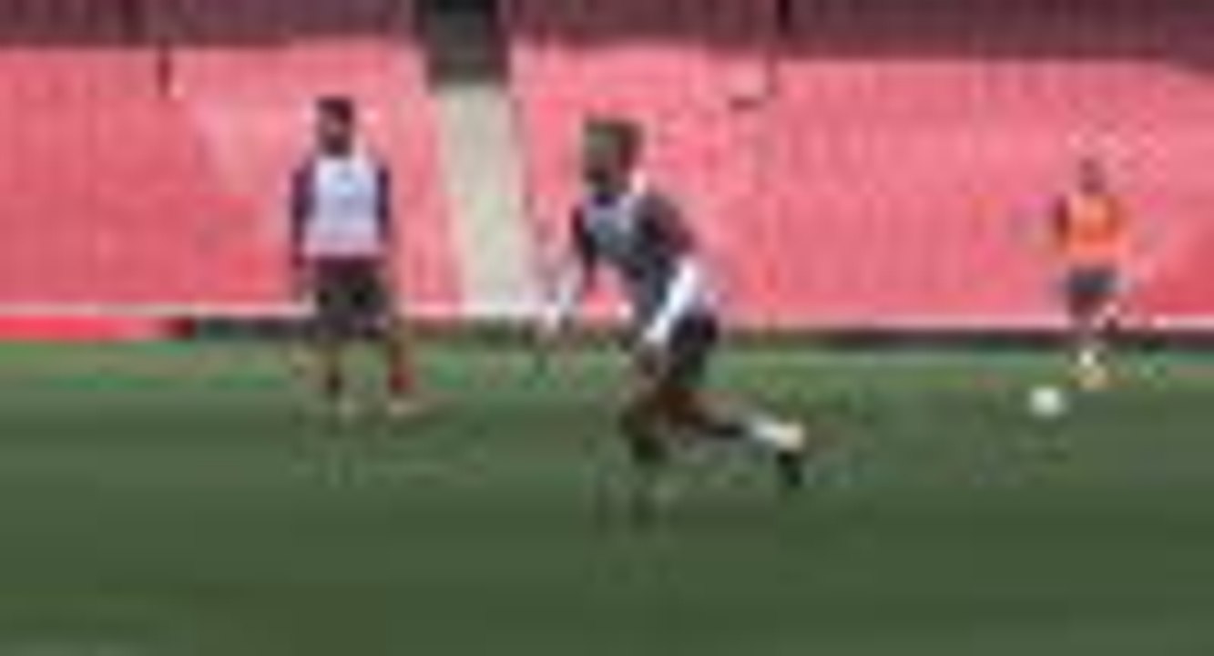 Wilshere wants Arsenal stay, but Wenger's not so certain