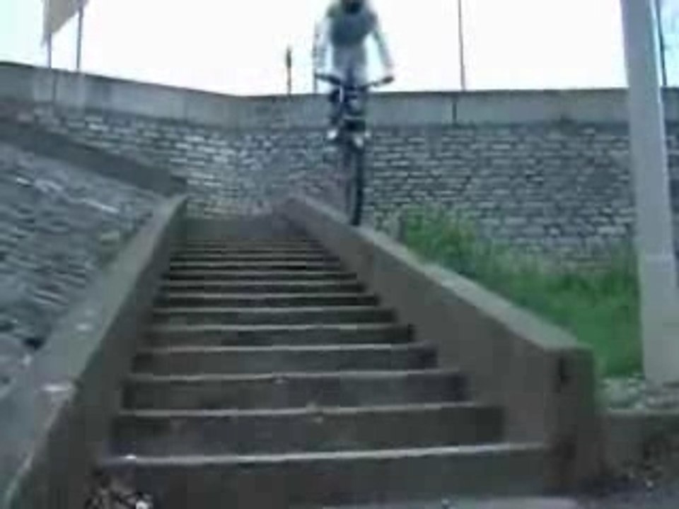 Moto Trial de rue - Impressionnat