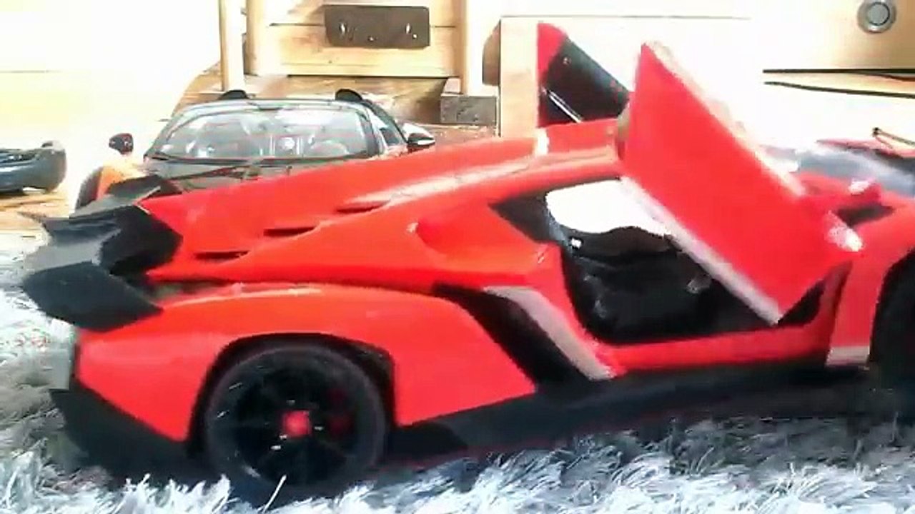Toy grade rc bugatti veyron and lamborghini veneno look competition