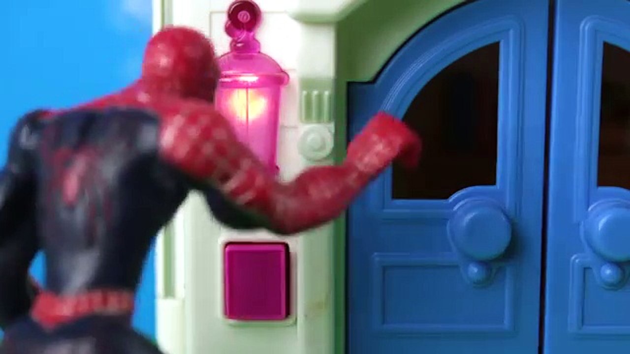 Homem Aranha tem dor de barriga e faz cocô na casa da Peppa Pig Portugues Brasil Completo